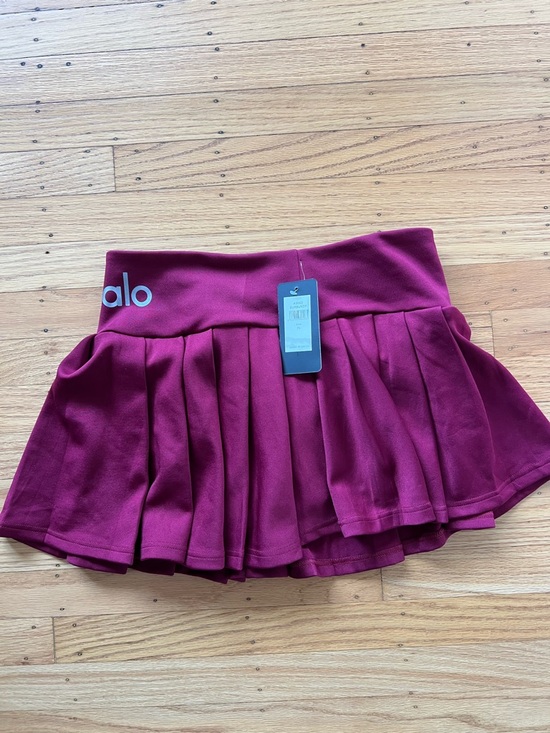 ALO Yoga Dresses & Skirts - Alo Yoga Womens Pleated Tennis Skirt Skort, Size Large, Burgundy, NWT